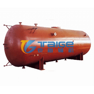 旋膜式除氧器安裝現(xiàn)場(chǎng),旋膜式除氧器效果圖